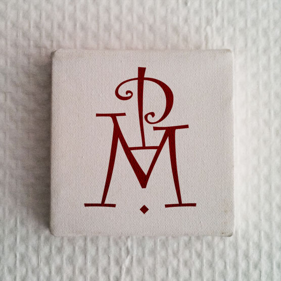 Monogramme initiales imprimées sur tableau petit format